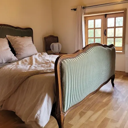 Renoviertes In Der Naehe Von Cabourg-deauville-lisieux By Interhome بيت للعطل