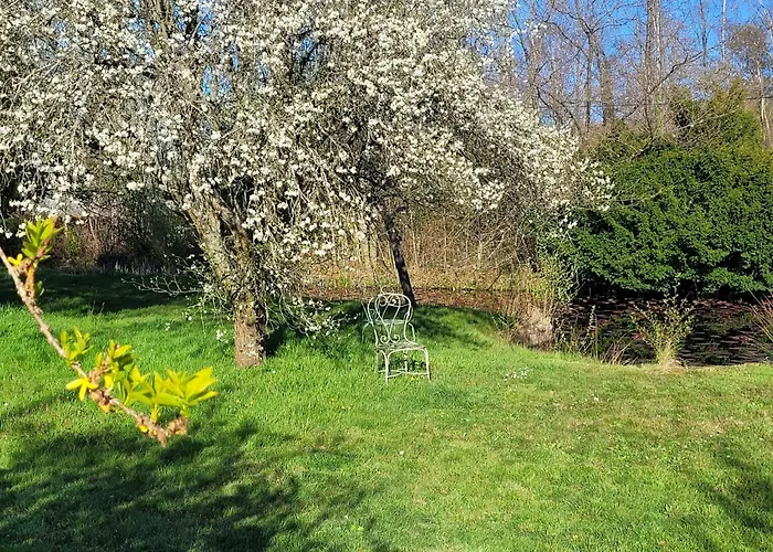 Holiday home Renoviertes In Der Naehe Von Cabourg-deauville-lisieux By Interhome Leaupartie